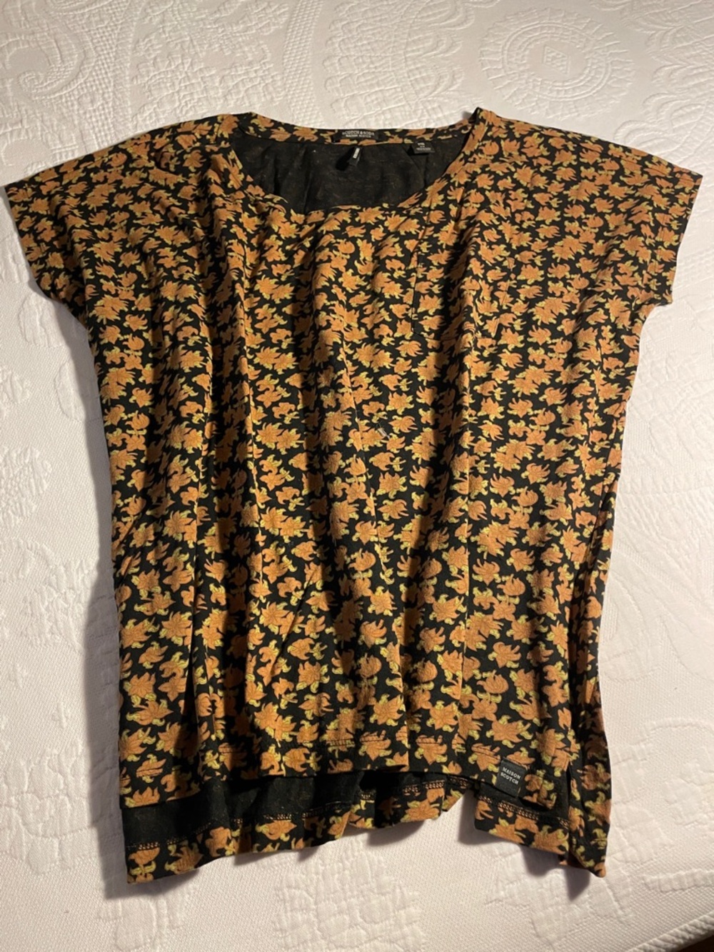 Scotch & Soda oversized top. Maple pattern. Like new.